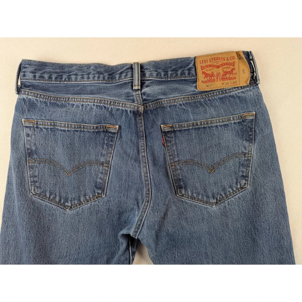 Levi's 501 Original Fit Button Fly Blue Denim Jeans Mens 35x30 Medium Wash